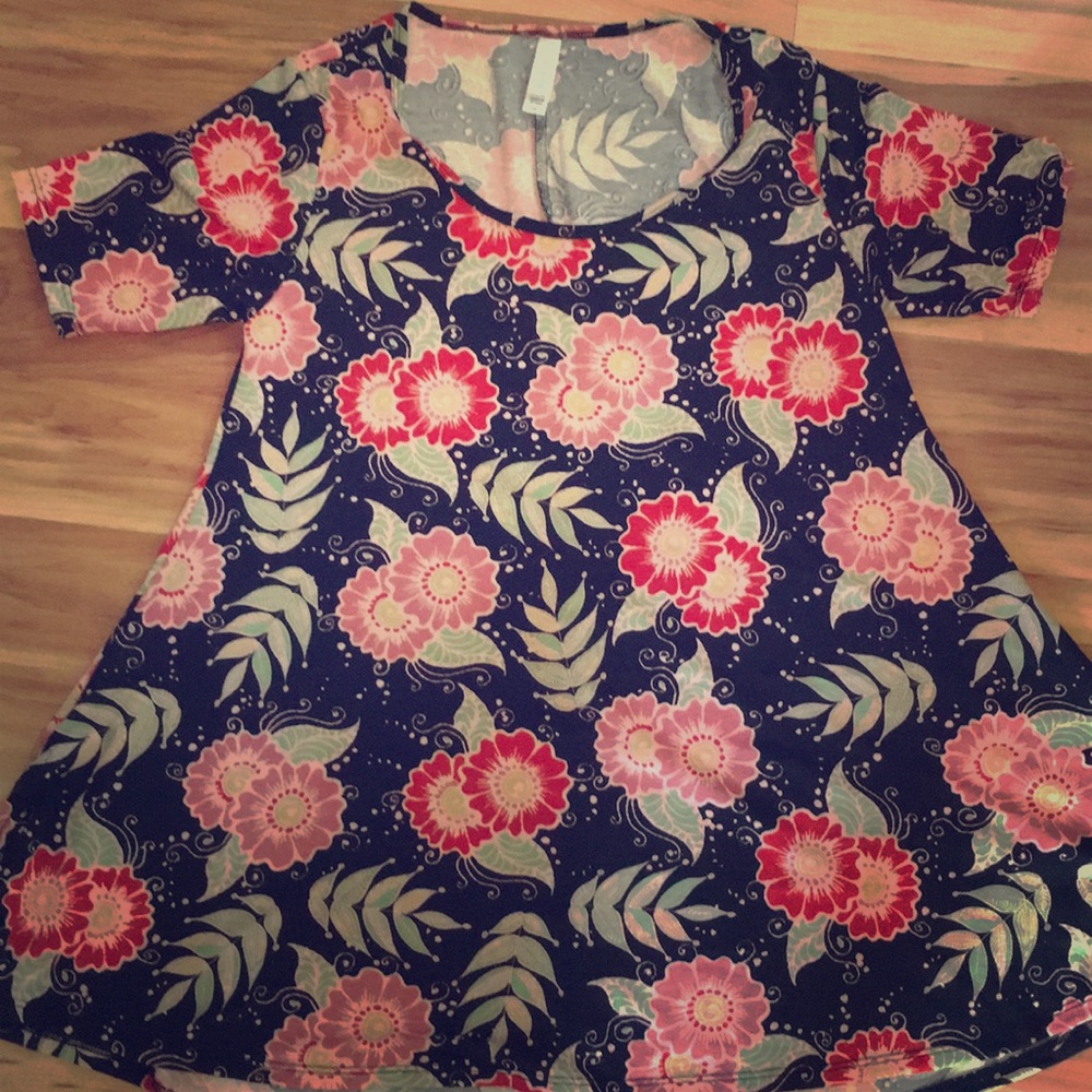 XS lularoe perfect t